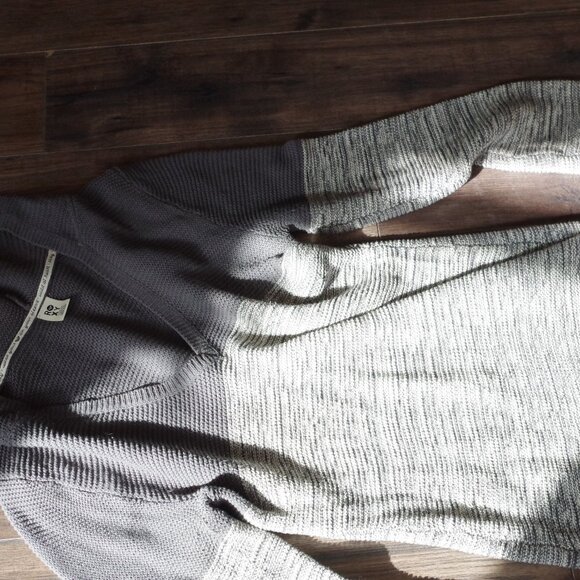 Roxy Two Tone Pull Over Sweater - Picture 1 of 4